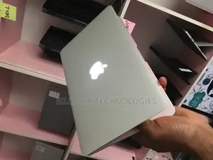 Laptop Apple MacBook Air 2011 4GB Intel Core I5 SSD 128GB