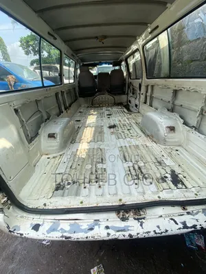 Toyota HiAce 1998 Silver