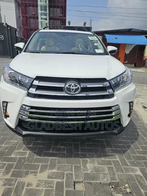 Toyota Highlander Limited Platinum 4dr SUV AWD (3.5L 6cyl 6A) 2015