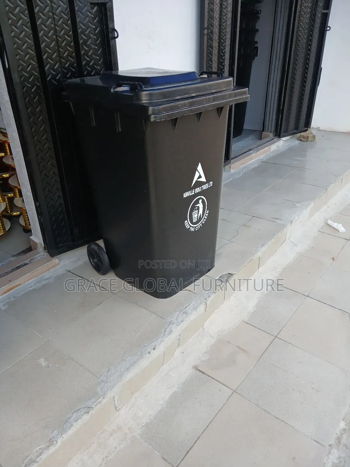 Trash Bin Container