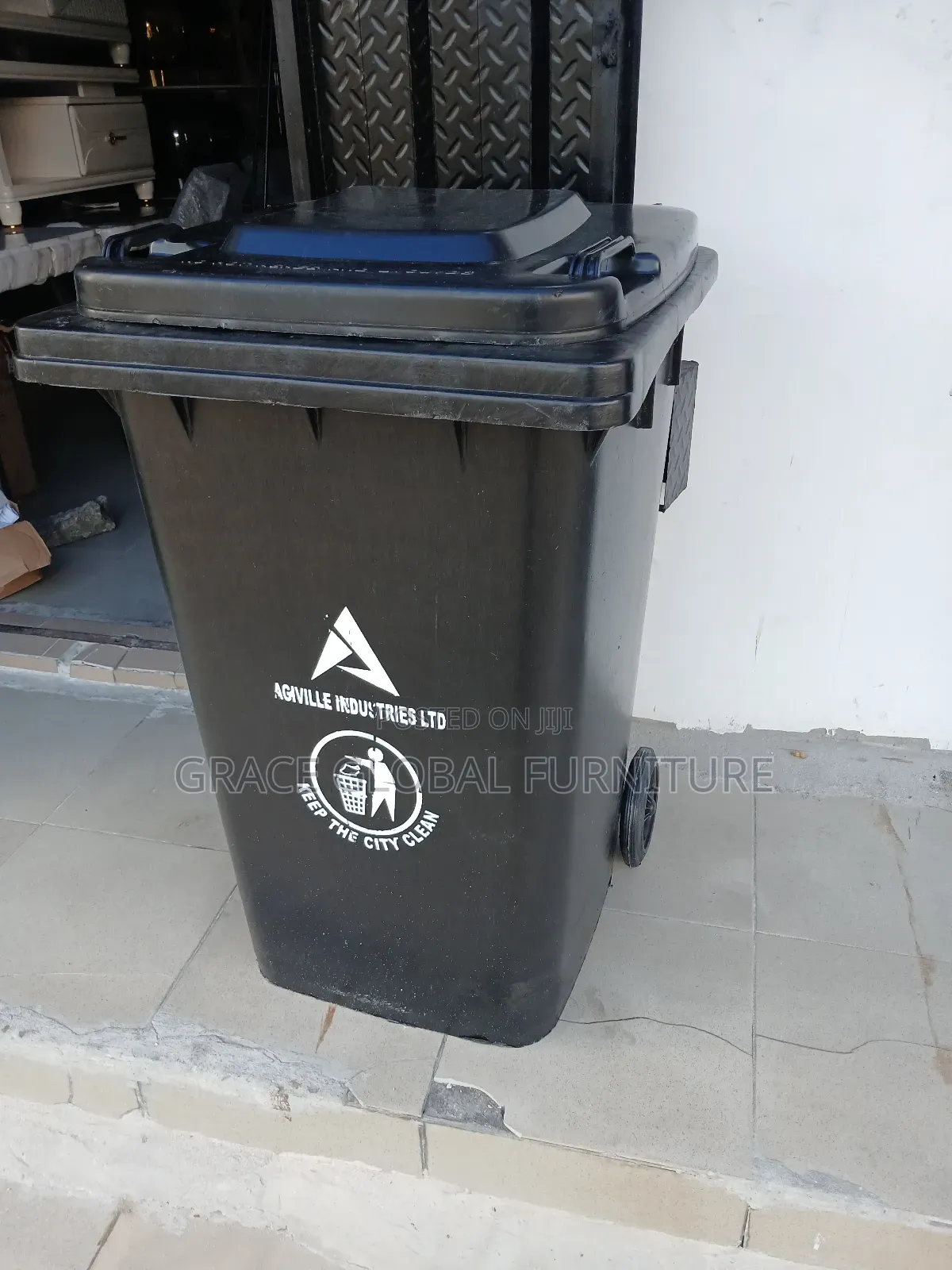 240litres Trash Bin
