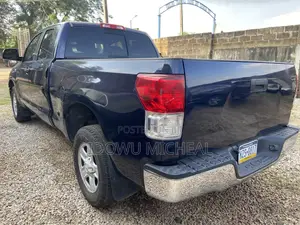 Toyota Tundra CrewMax 4x4 Limited 2010 Blue