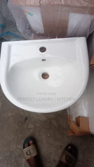 Twyford Wash Hand Basin