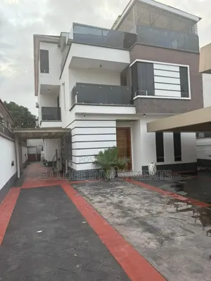 5bdrm House in Off Ago-Palace Way for sale