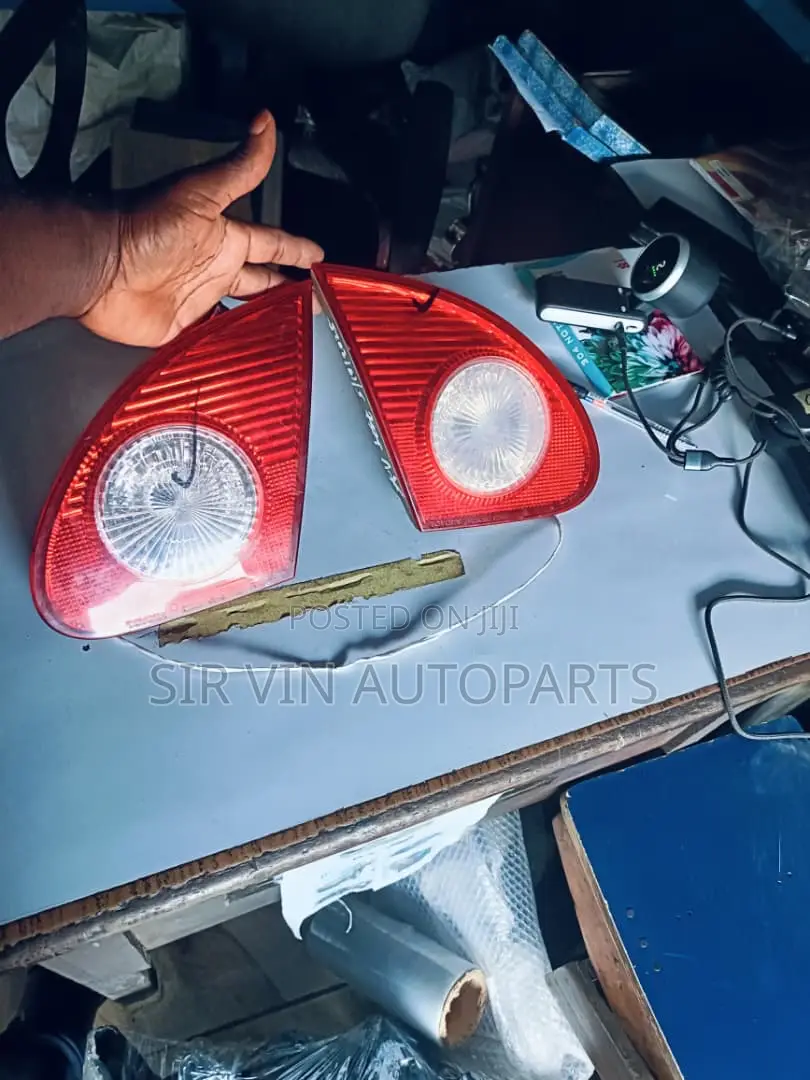 Booth Light For Corolla 2005 (Set)