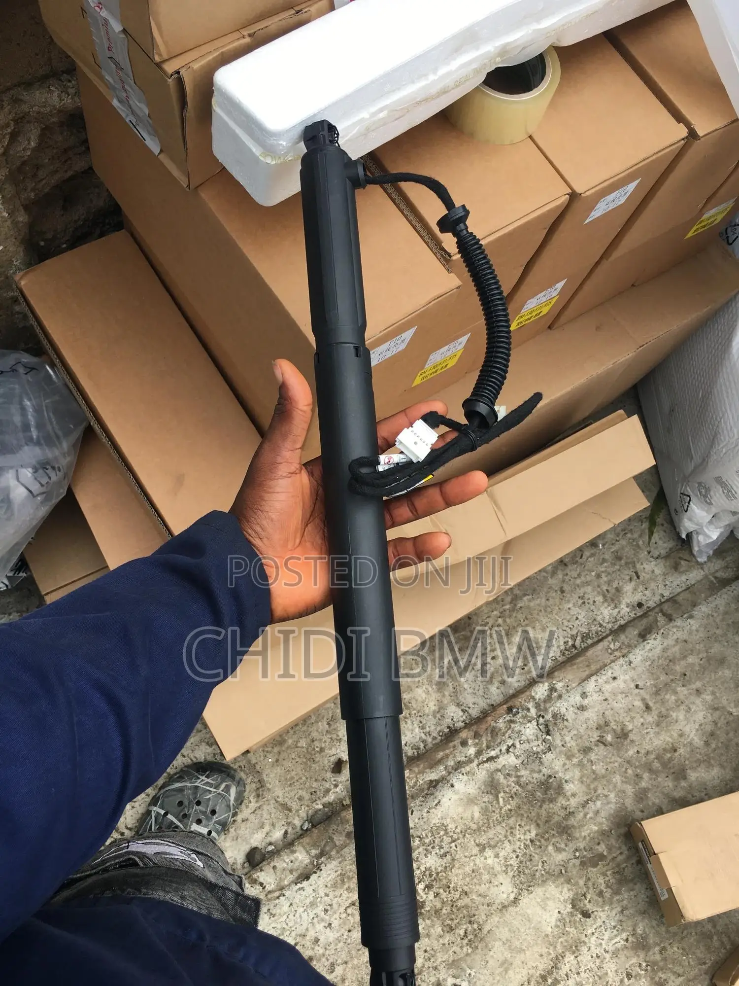 BMW X6 Automatic Boot Shock