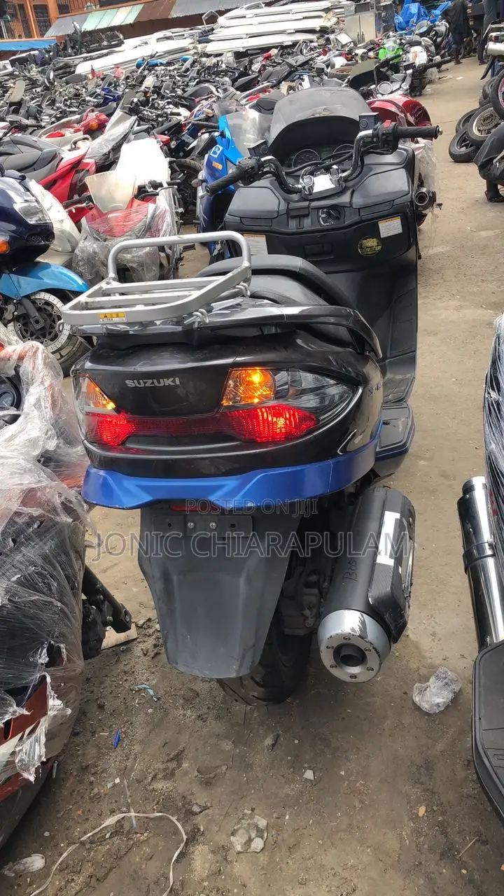 Suzuki Burgman 2013 White