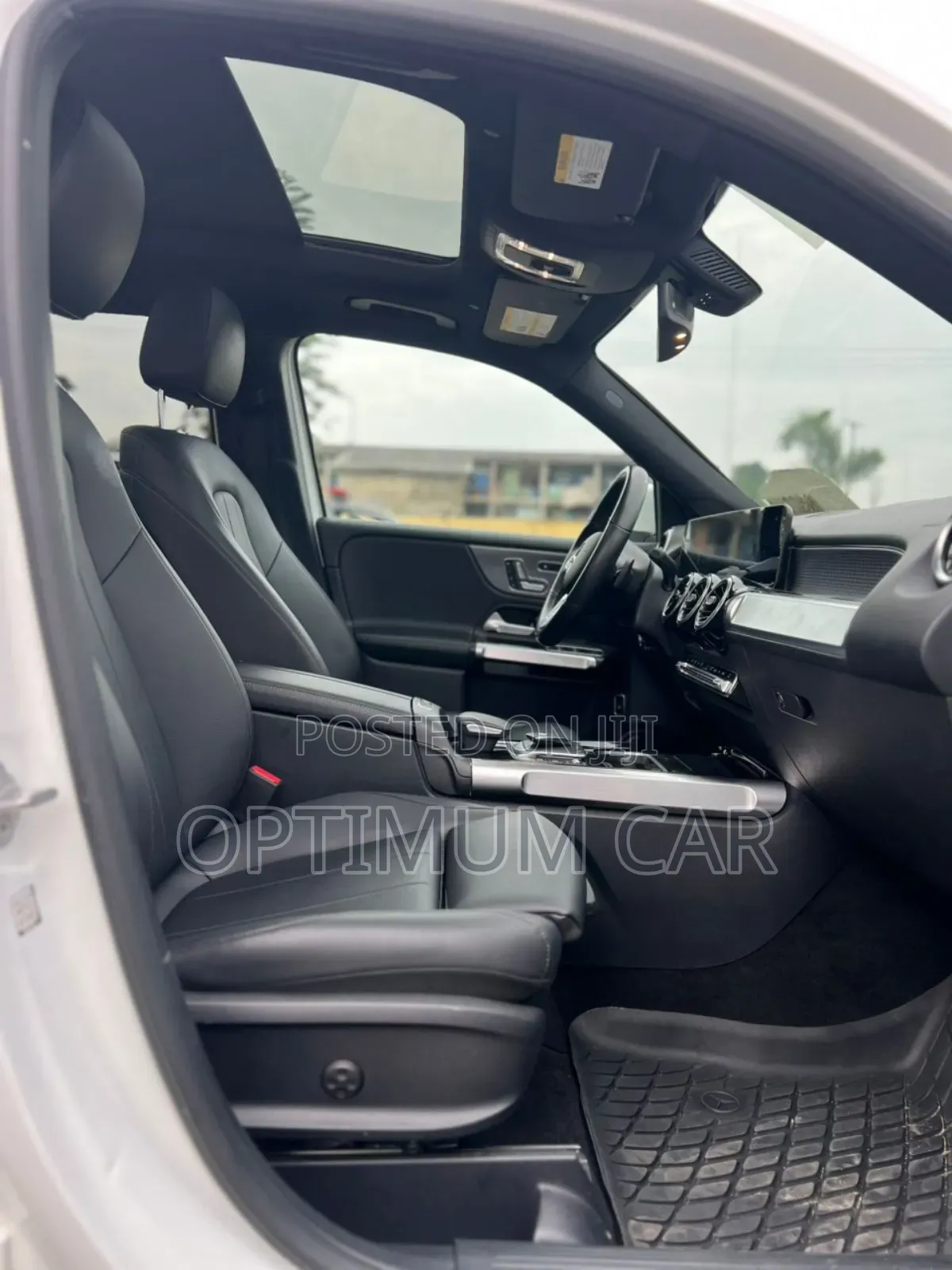 Mercedes-Benz GLB-Class 2021 White