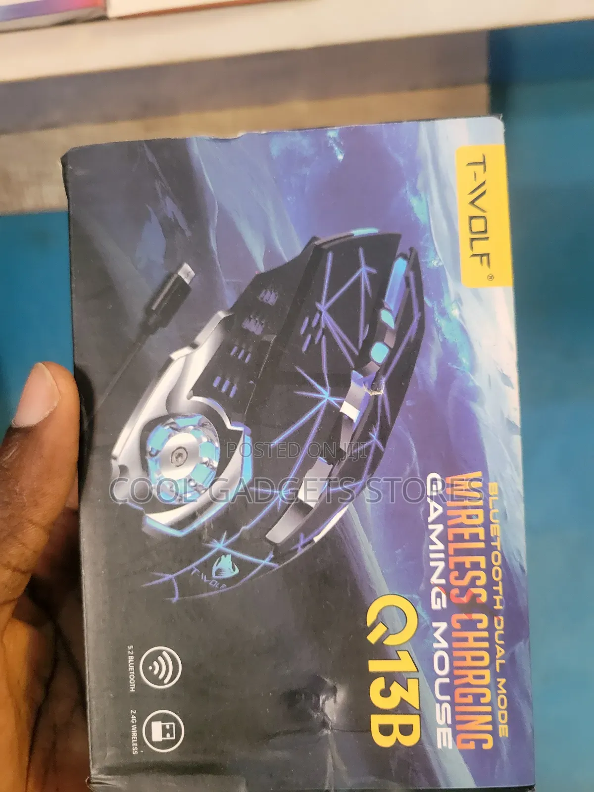 Twolf Bluetooth Dual Mode Wireless Charging Gaming Mouse Q13b