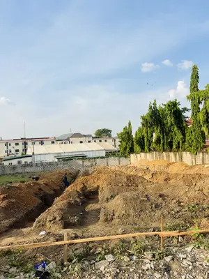 5bdrm Duplex in Page Mansion, Life Camp for sale