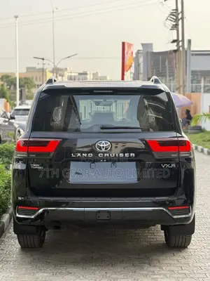 New Toyota Land Cruiser 2025 Black