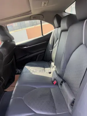 Toyota Camry XSE FWD (2.5L 4cyl 8AM) 2018 White