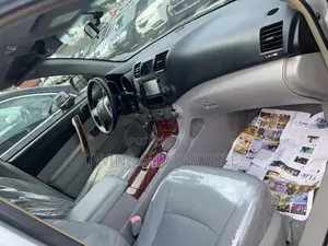 Toyota Highlander Limited 2010 Silver