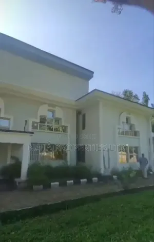 6 Bedroom Duplex on 1500sqm of Land at Ikoyi Crescent for Office Use