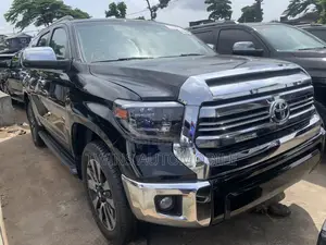 Toyota Sequoia Platinum 4dr SUV 4WD (5.7L 8cyl 6A) 2017 Black