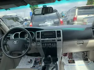 Toyota 4-Runner Limited V6 4x4 2005 Gold