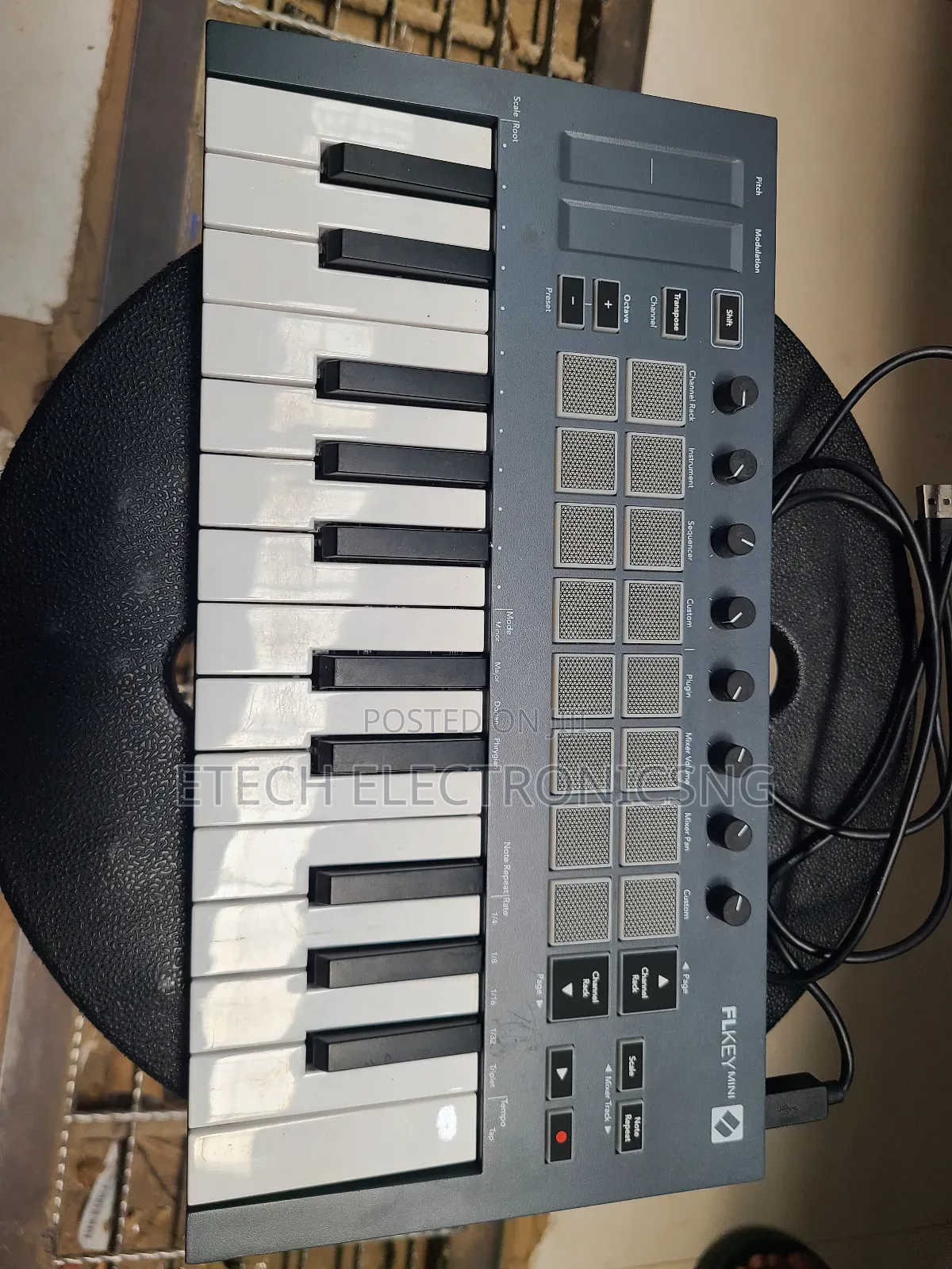 Novation Flkey Mini Studio Keyboard With Drum Pads