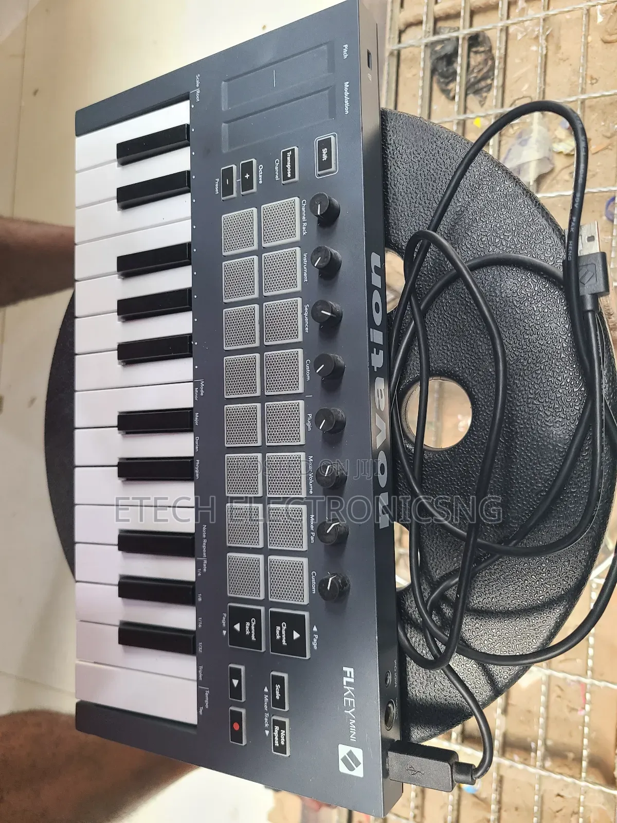 Novation Flkey Mini Studio Keyboard With Drum Pads