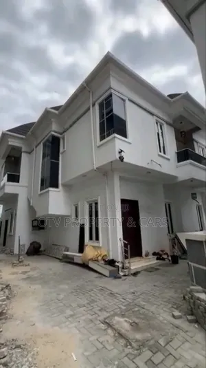 5 Bedroom Duplex for Lease