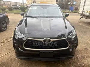 Toyota Highlander XLE AWD 2023 Black