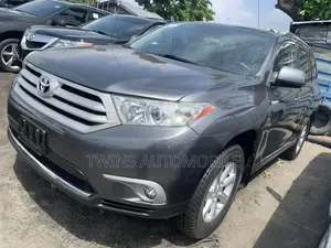 Toyota Highlander Limited 3.5l 4WD 2013 Gray