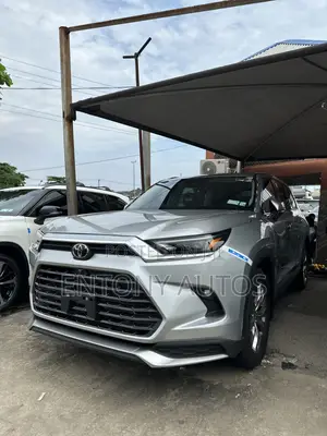 Toyota Highlander Limited AWD 2024 Silver