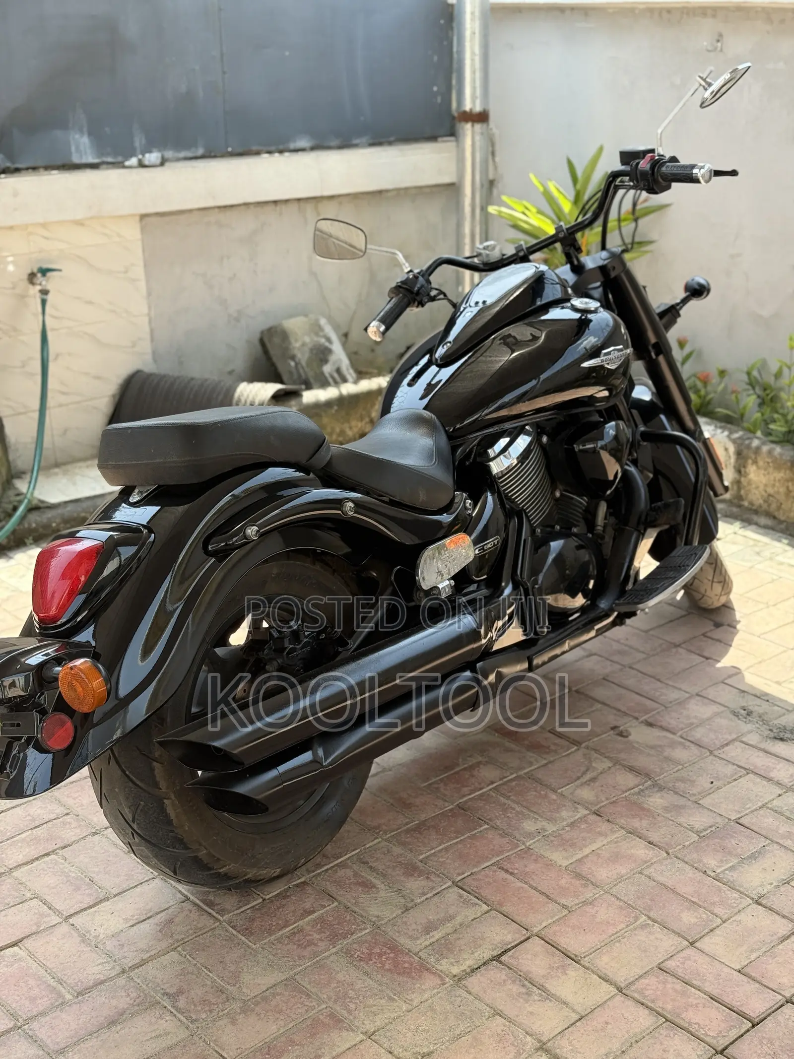 Suzuki Intruder 2015 Black