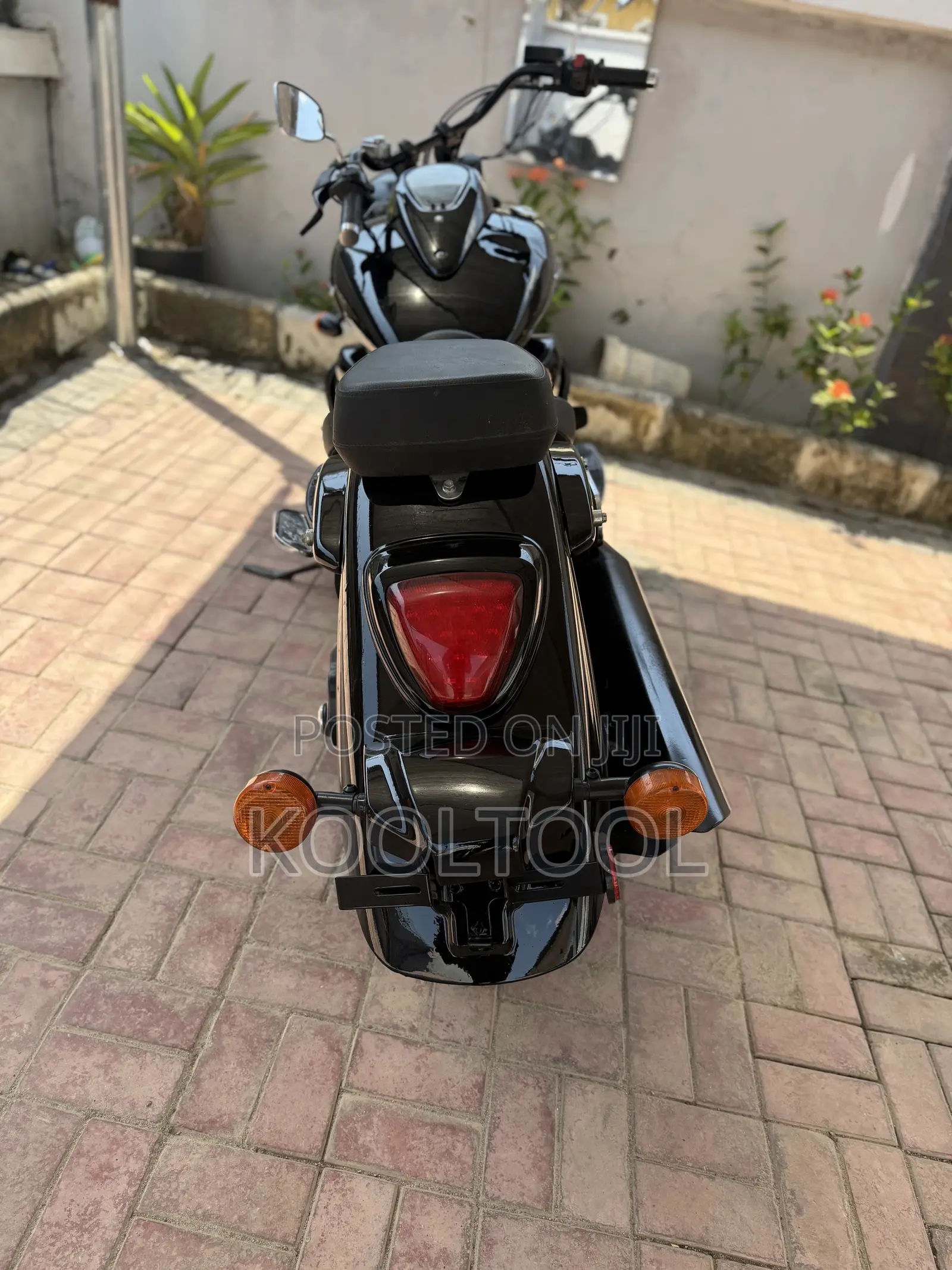Suzuki Intruder 2015 Black