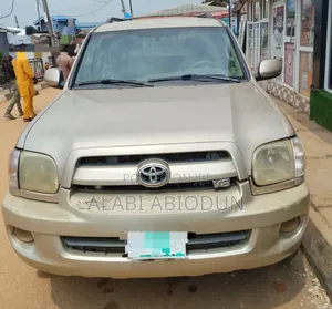 Toyota Sequoia 2005 Gold