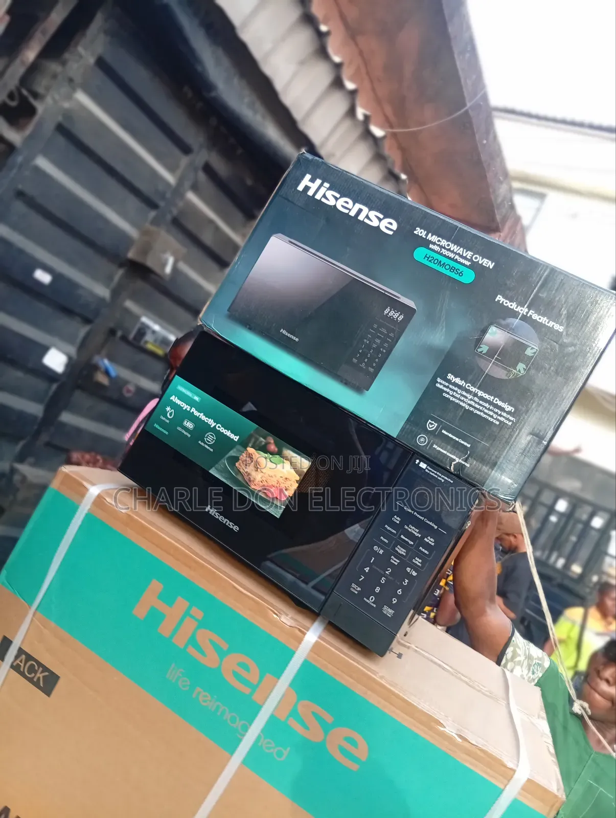 A 20litres Hisense Microwave