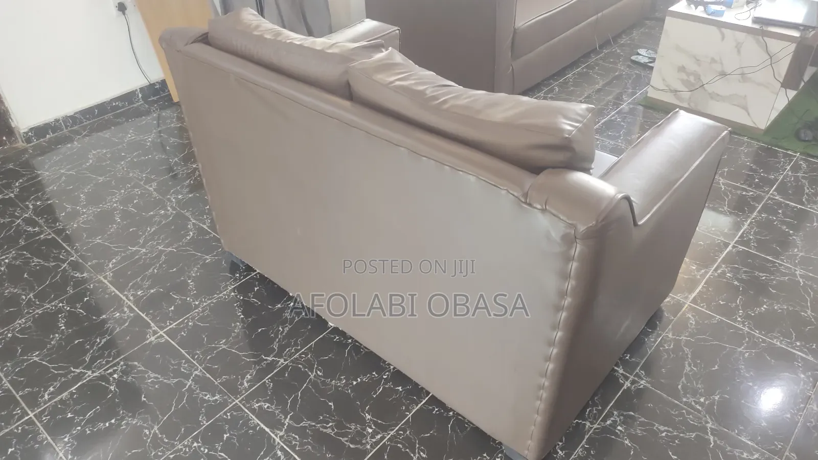 Brown Leather Sofa (Large 2 Seater)