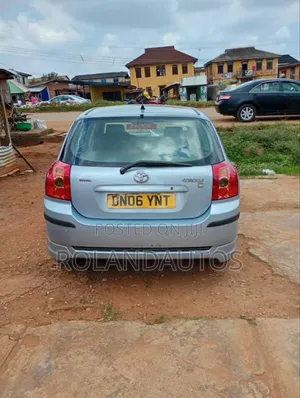 Toyota Corolla Liftback 2005 Blue