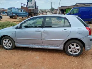 Toyota Corolla Liftback 2005 Blue