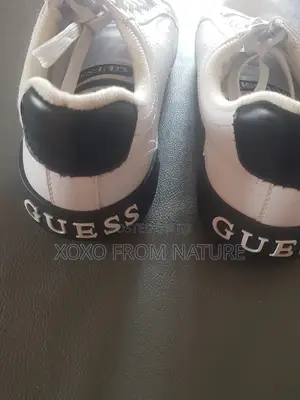 Guess Trainers