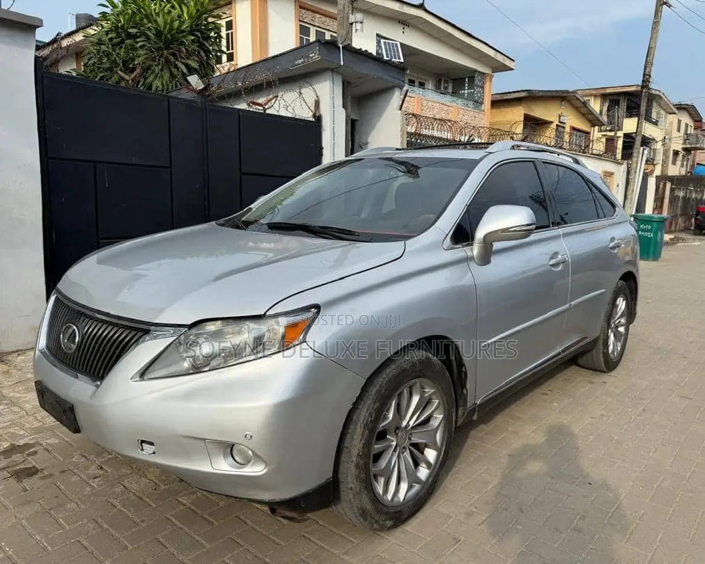 Lexus RX 2011 Silver in Surulere - Cars, Sofyne Furnitures | Jiji.ng