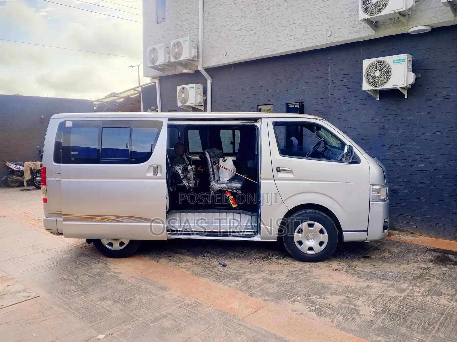 Bus Hiring/Prado Jeep Sienna