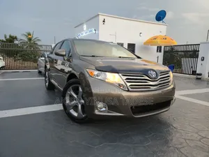 Toyota Venza V6 AWD 2011 Gold