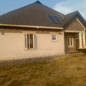 3bdrm Bungalow in Omi Adio Apata for sale
