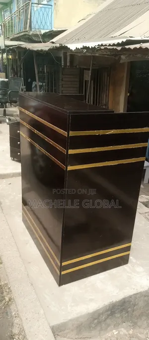 High Durable Receptionist Table