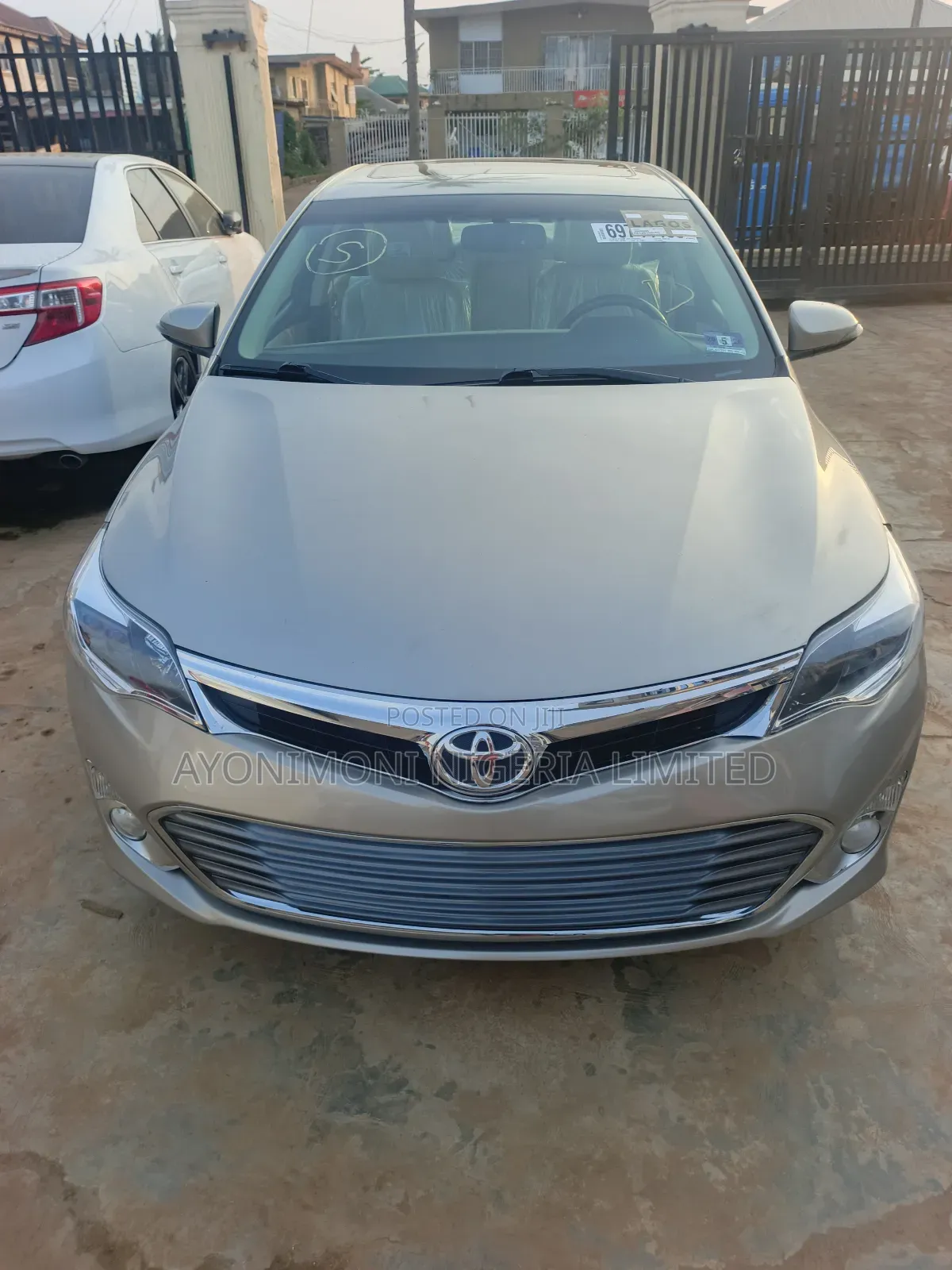 Toyota Avalon 2013 Gold