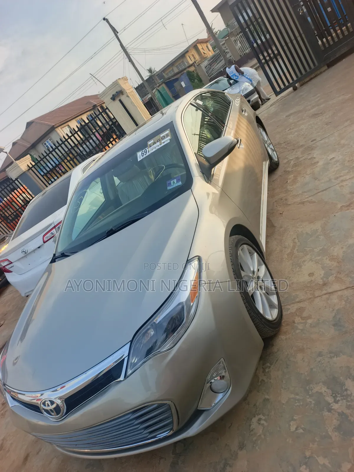 Toyota Avalon 2013 Gold