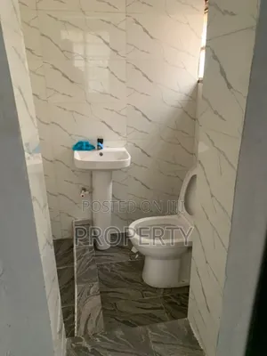 5bdrm Duplex in Omole for rent