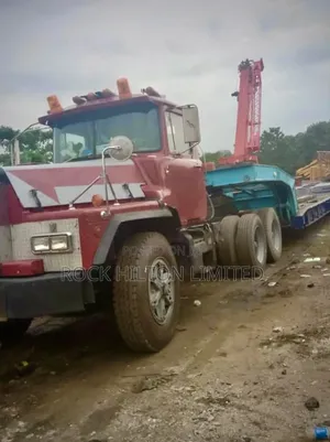 Lowbed, Flatbody Trucks for Hire