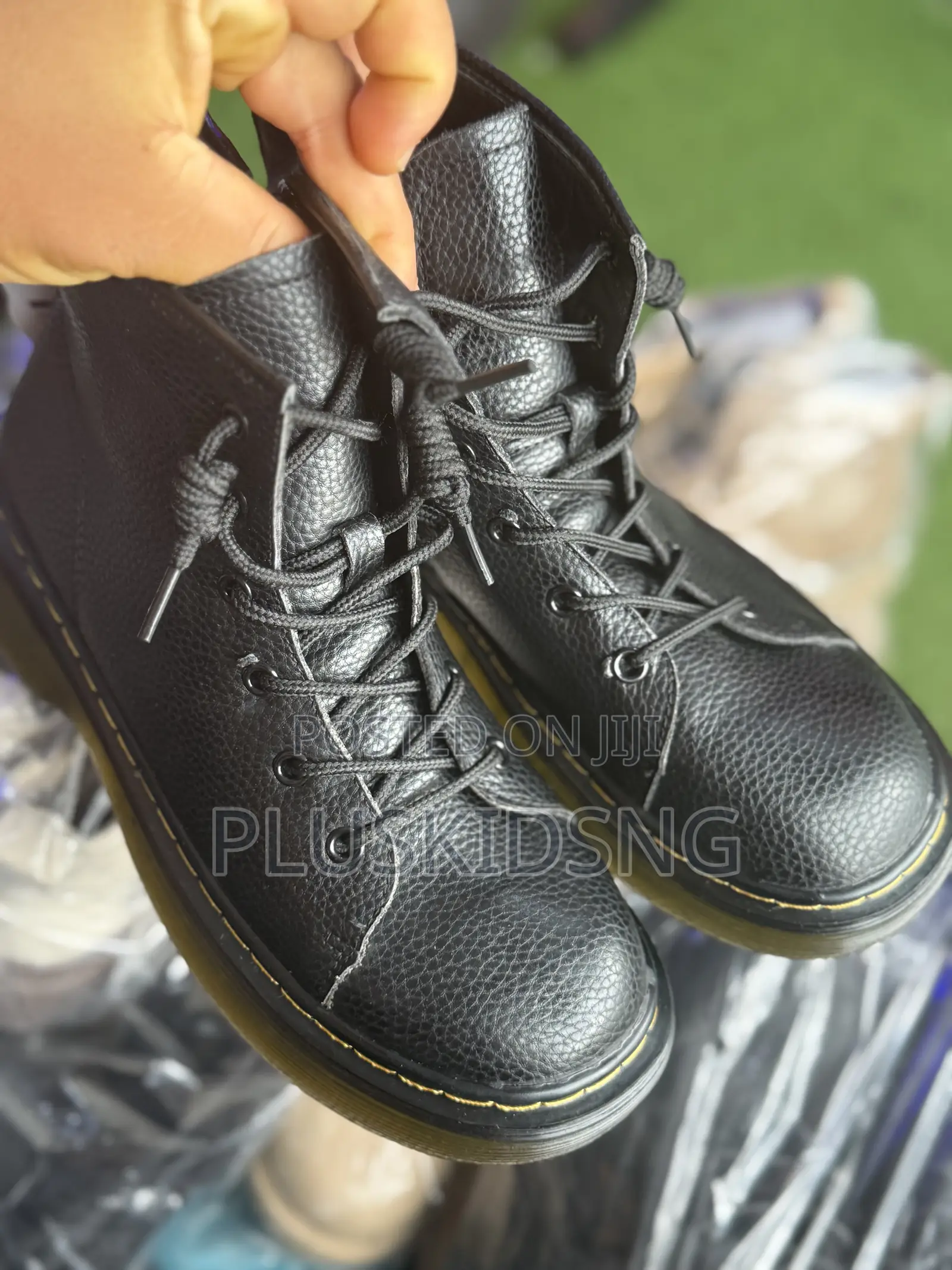 Commando Boys Boots (Size 37,36 )