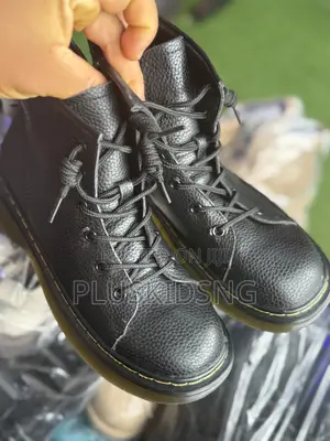 Commando Boys Boots (Size 37,36 )