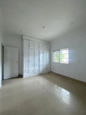 3bdrm Apartment in Lekki Phase 1 for rent