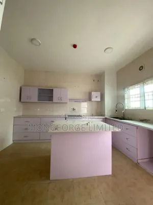 3bdrm Apartment in Lekki Phase 1 for rent