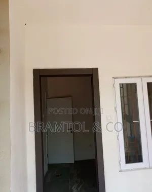 30 SQM Ground Floor Office/Shop in a Nice Busy Plazq