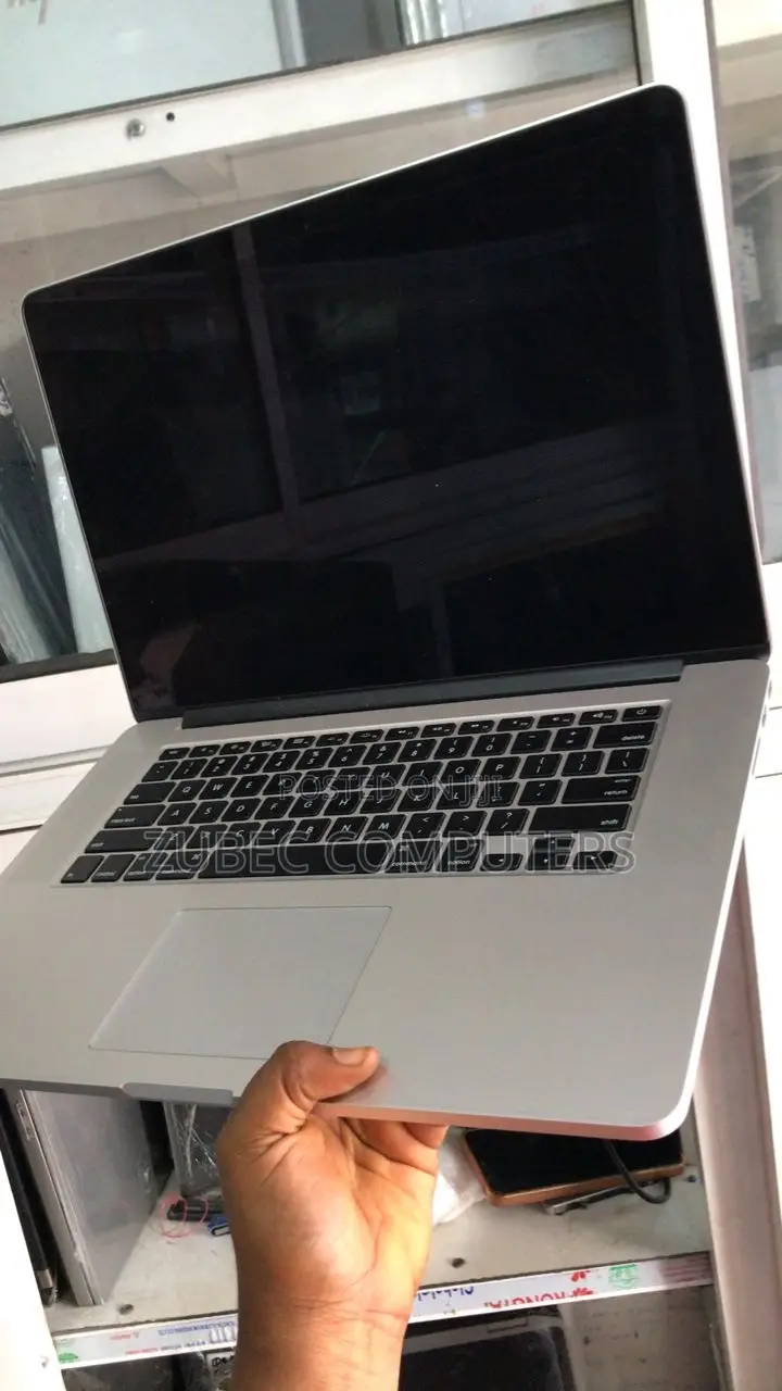 Laptop Apple MacBook Pro 2015 16GB Intel Core I7 SSD 512GB