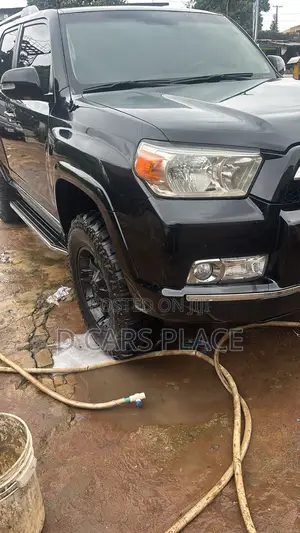 Toyota 4-Runner SR5 4X4 2013 Black